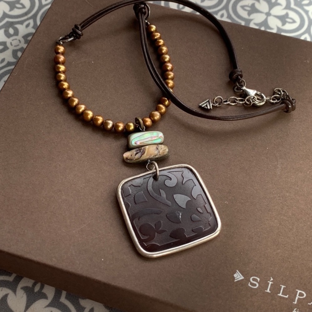 Vintage! Unique. RARE. Silpada Necklace with black Shell Pendant Necklace N1803